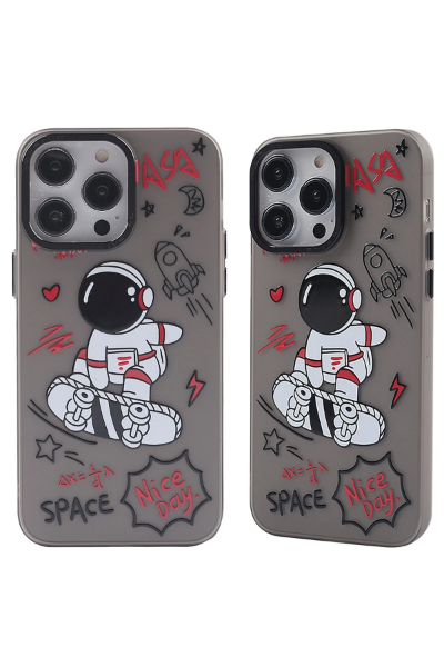 Newface iPhone 13 Pro Max Kılıf Prada Desenli Kapak - Prada Siyah - 1 resmi